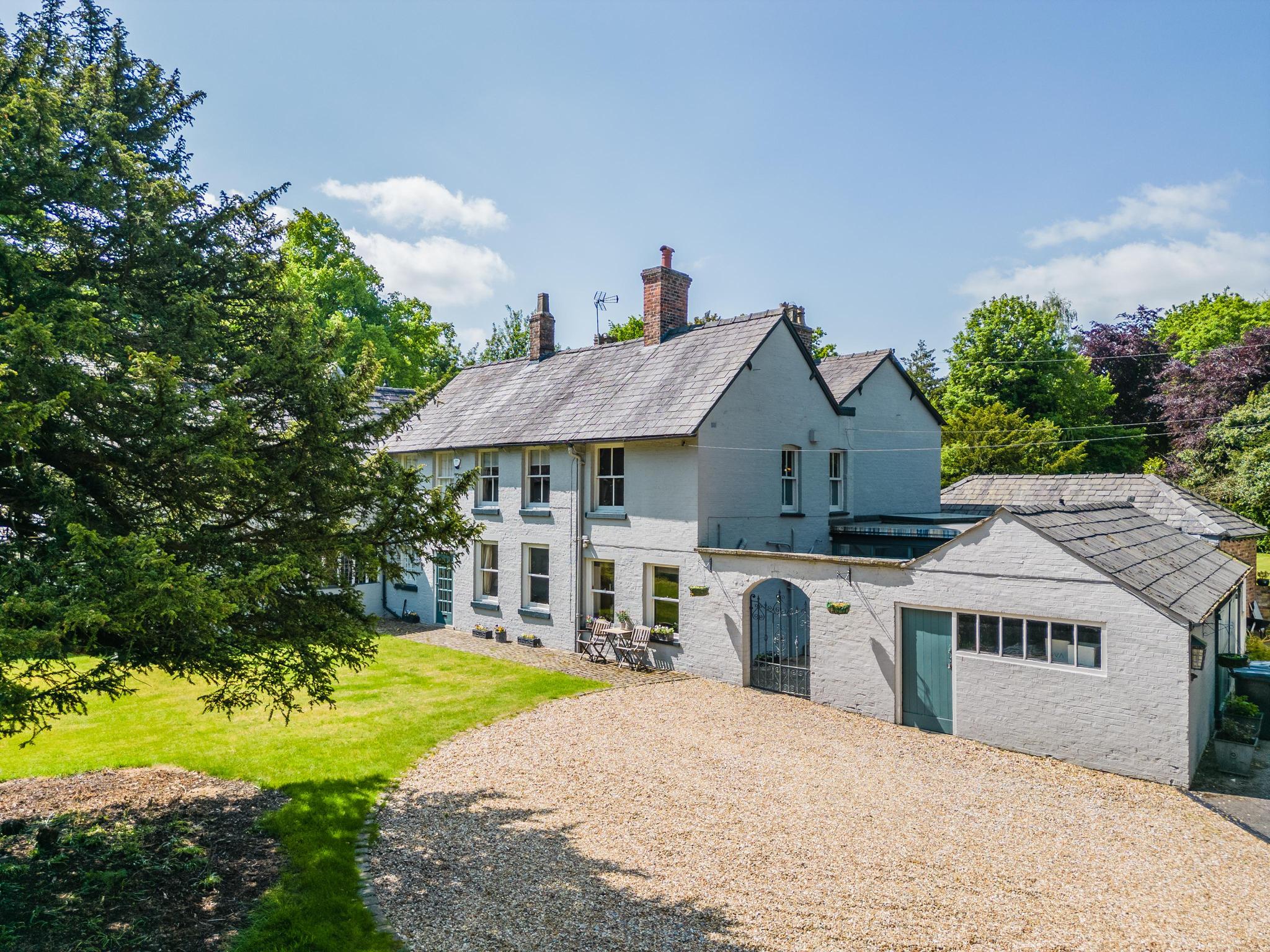 4 Bed House For Sale in Knutsford Cheshire